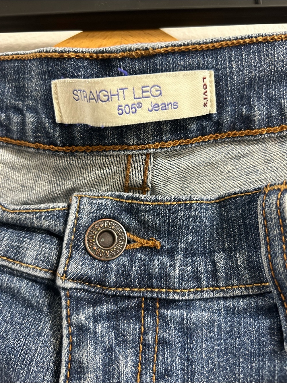 Levi's Medium Blue Straight-Leg Women's Jeans - Picture 3 of 6